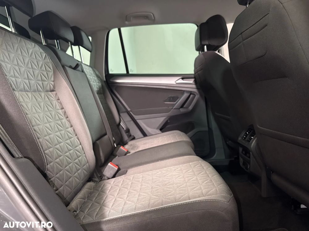 Volkswagen Tiguan - 13