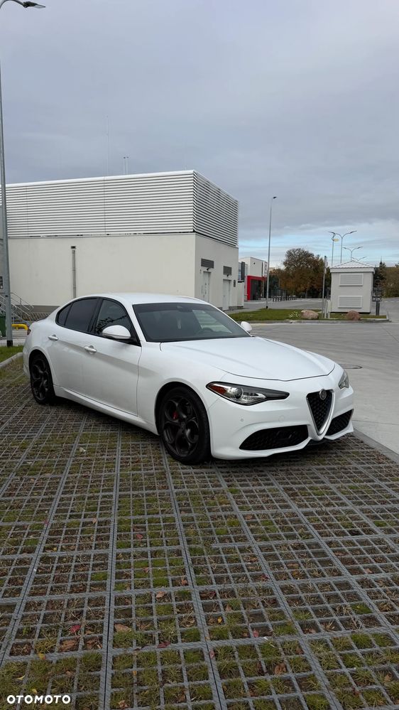 Alfa Romeo Giulia 2020 photo 2