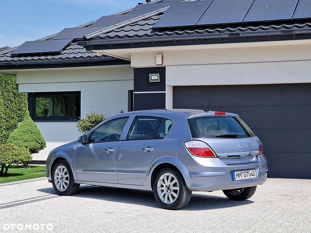 Opel Astra 1.6 Essentia - 12