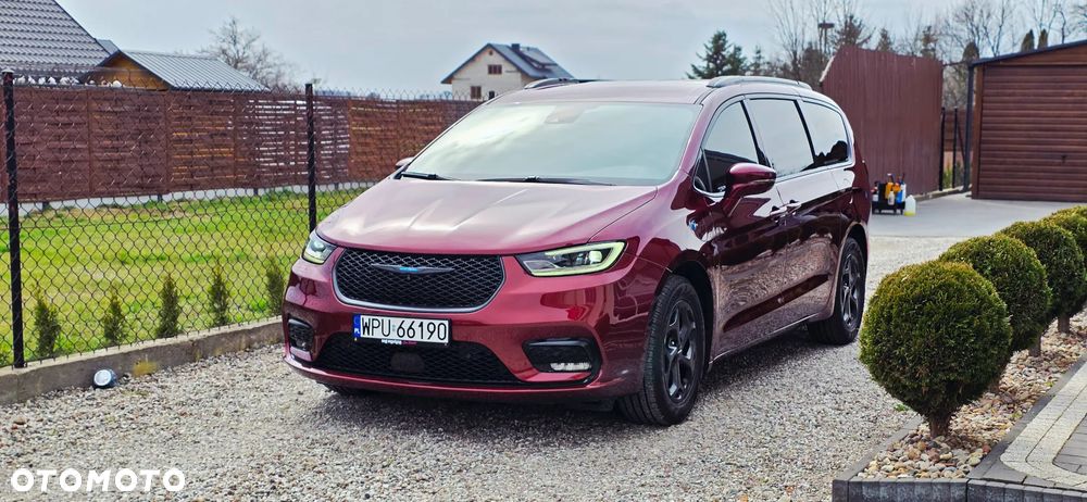 Chrysler Pacifica - 1