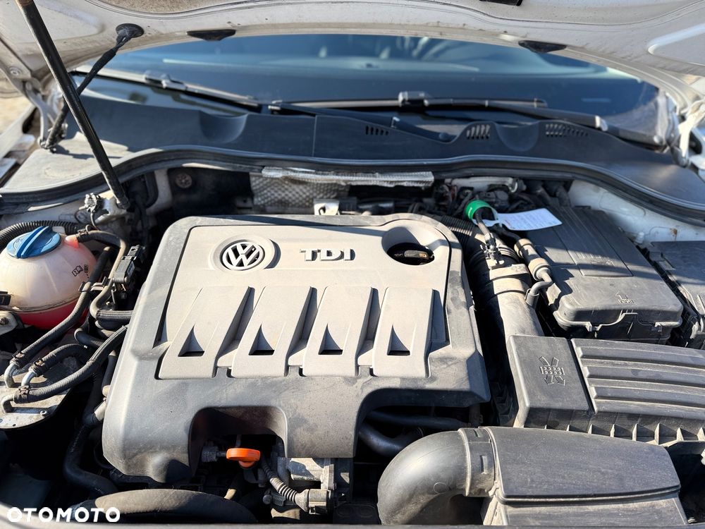 Volkswagen Passat ver-2-0-tdi-4mot-trendline - 13