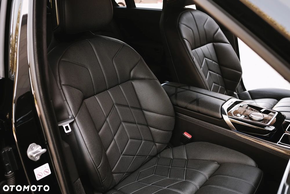 BMW Seria 7 - 15