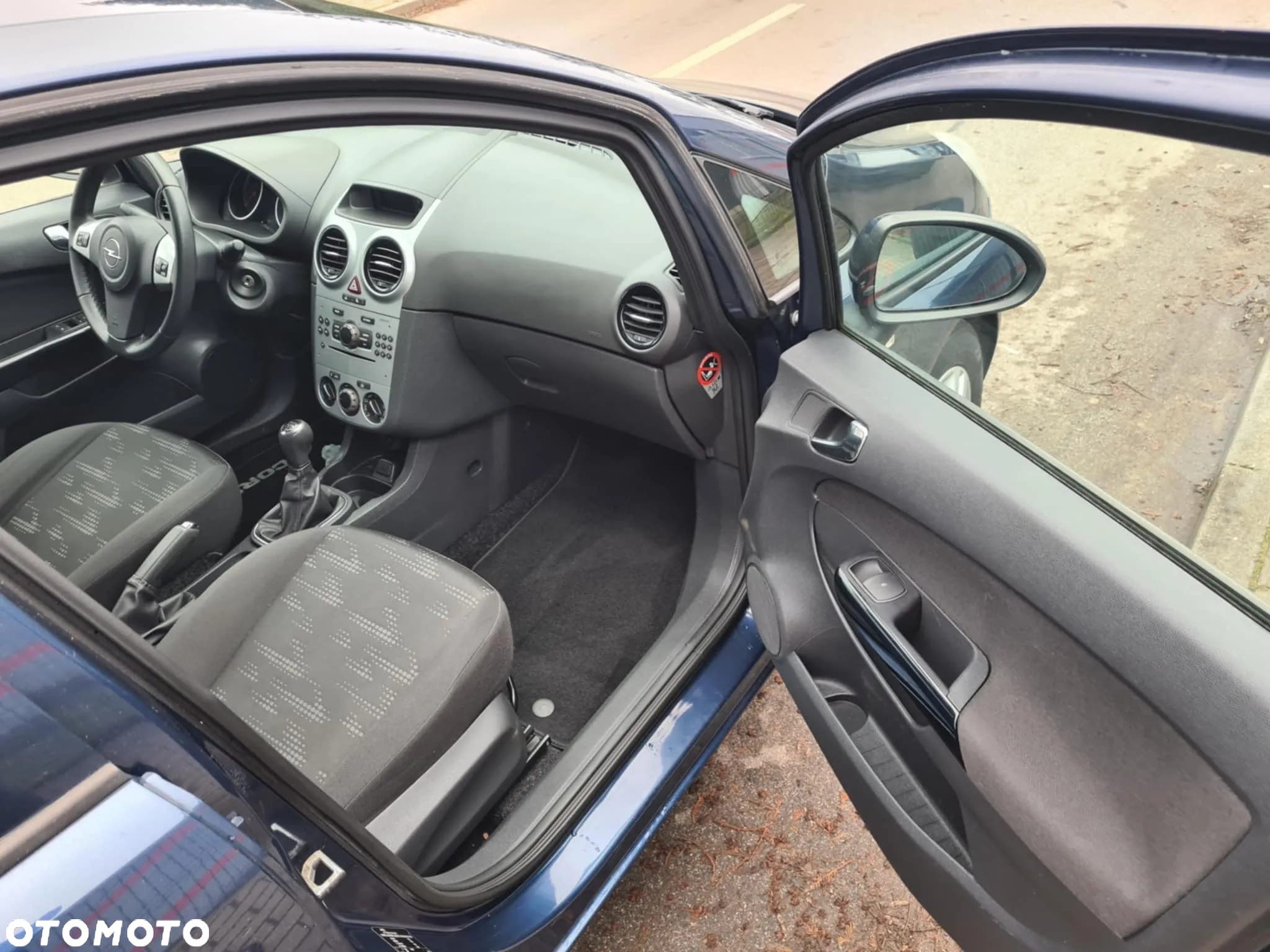 Opel Corsa 1.4 16V Innovation - 10