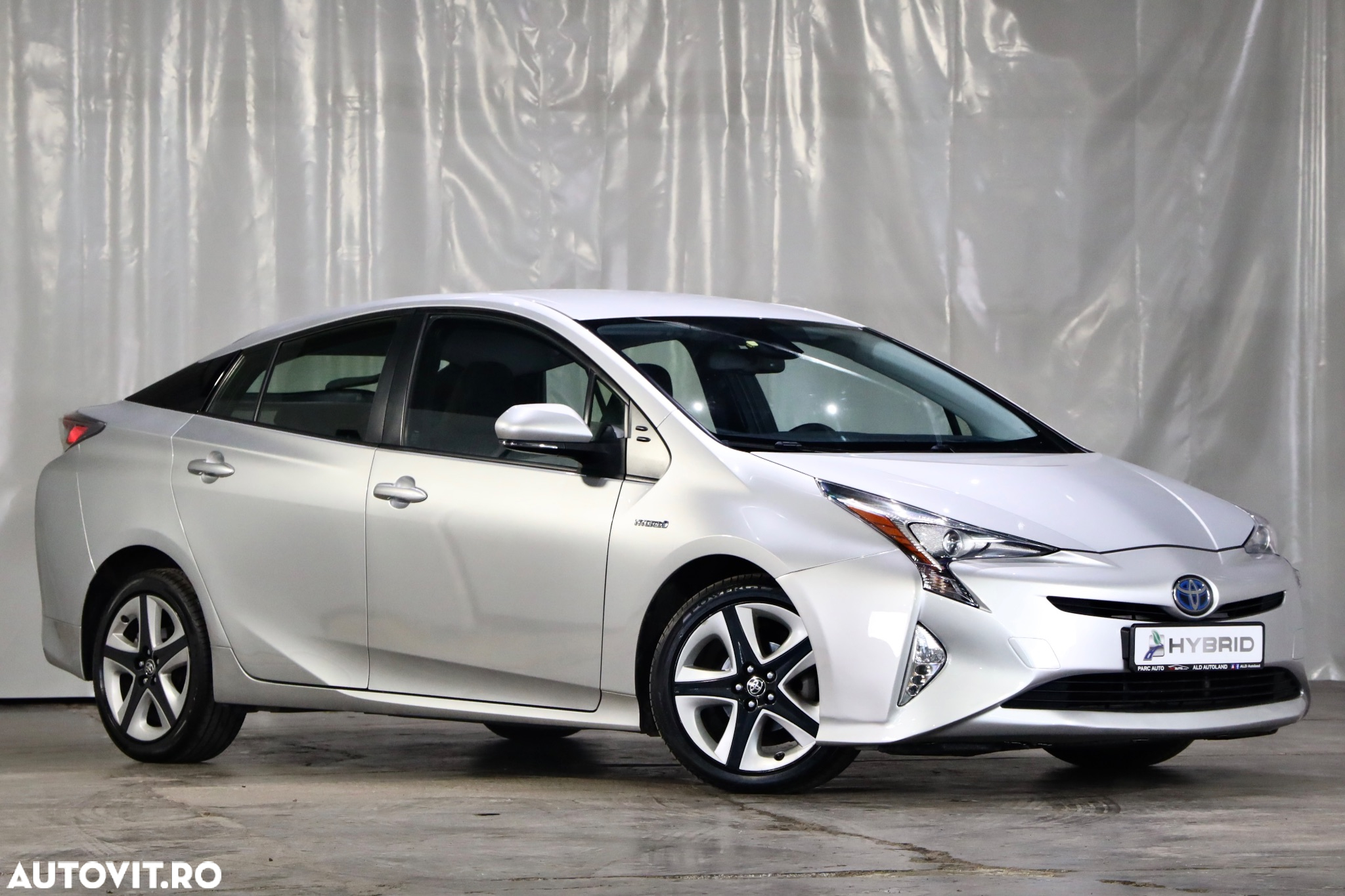 Toyota Prius 1.8 Dual VVT-i Sol - 3