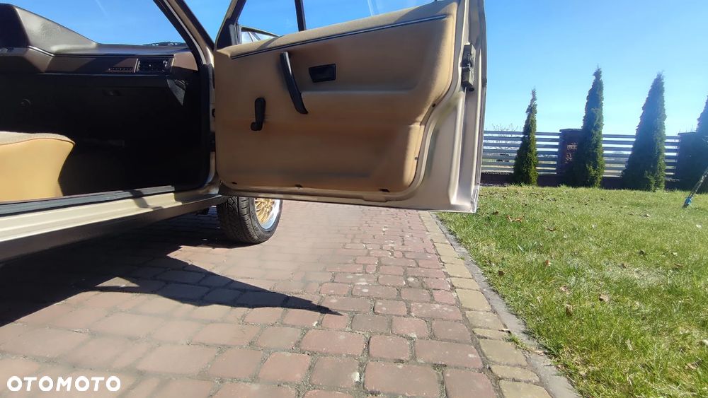 Volkswagen Passat - 12