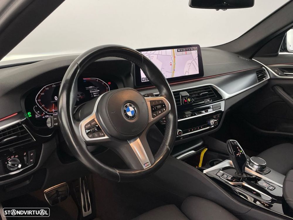 BMW 520 d Pack Desportivo M Auto - 17