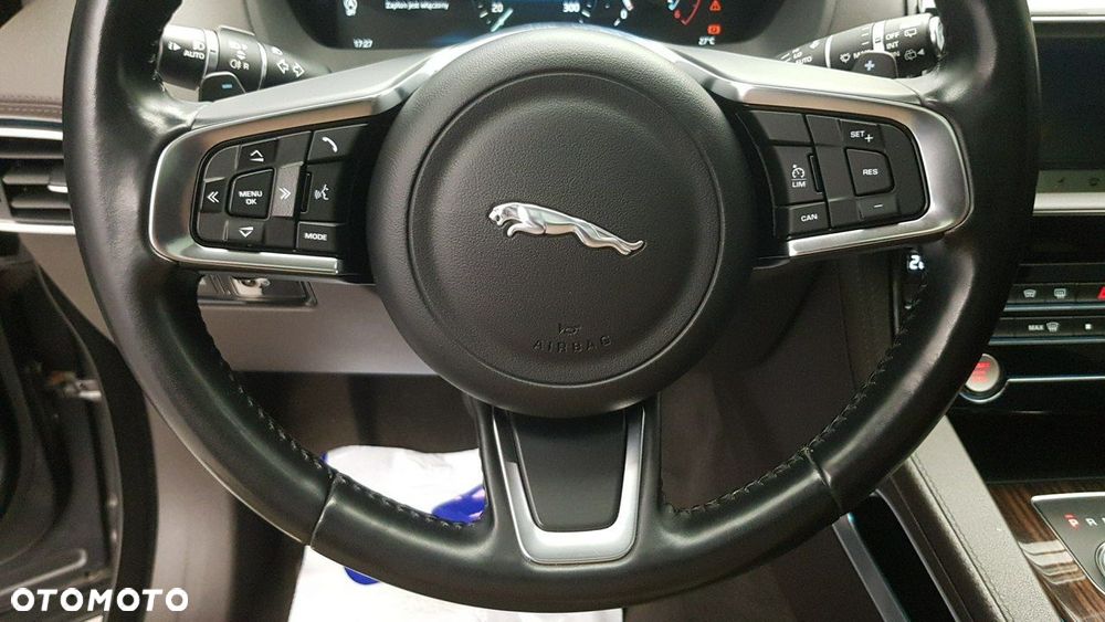 Jaguar F-Pace - 29