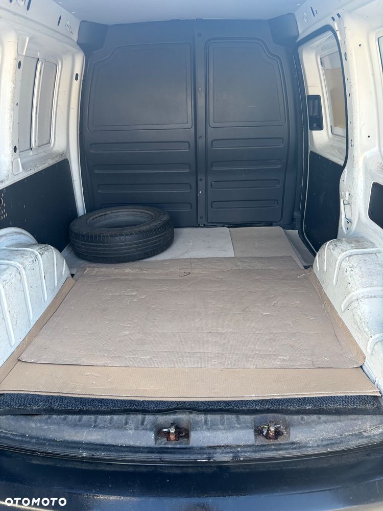 Volkswagen Caddy - 10
