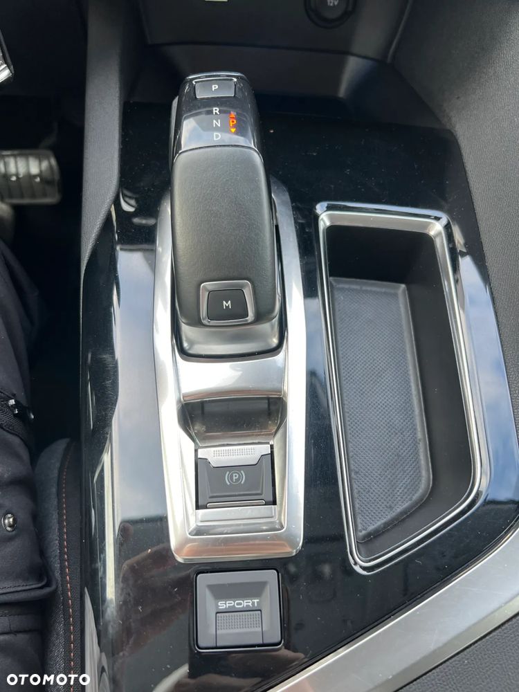 Peugeot 5008 PureTech 130 EAT6 Active - 12