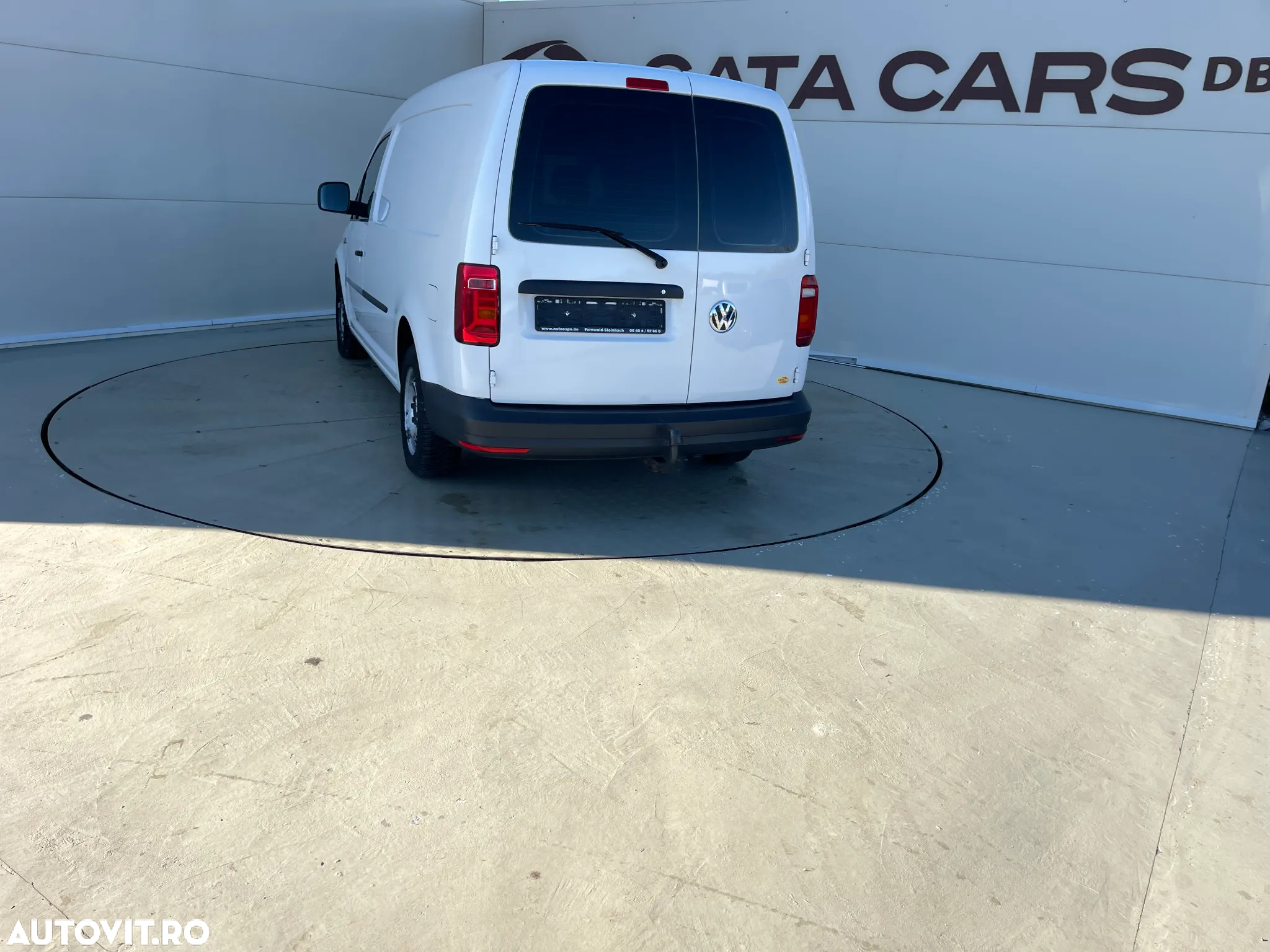 Volkswagen Caddy Maxi 2.0TDI - 11