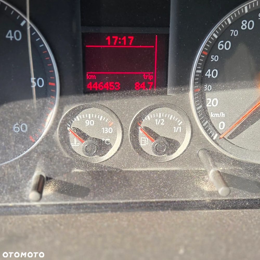 Volkswagen Touran 2.0 TDI Trendline DSG - 14