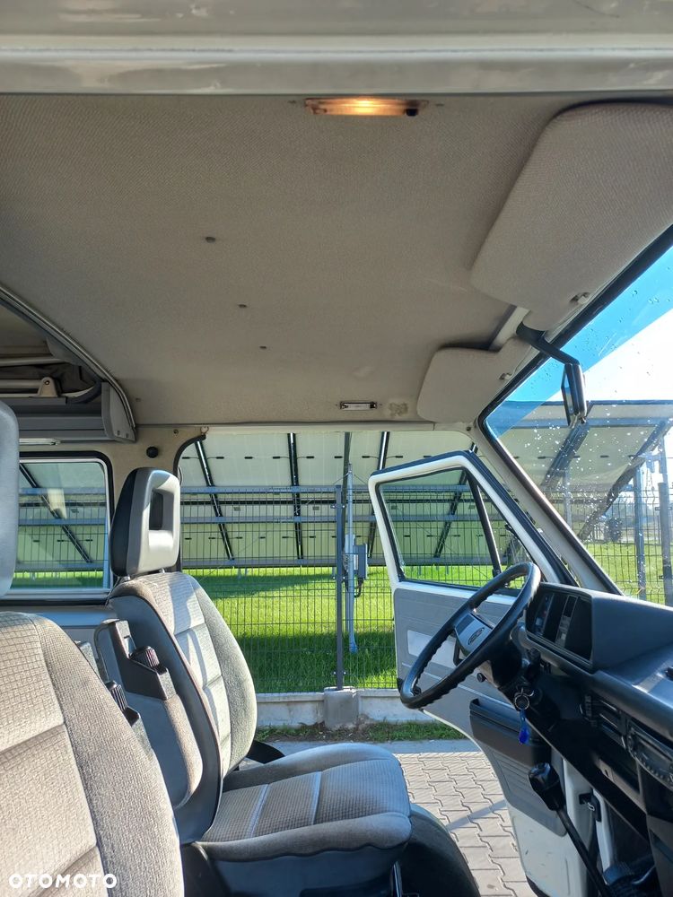 Volkswagen Transporter - 8