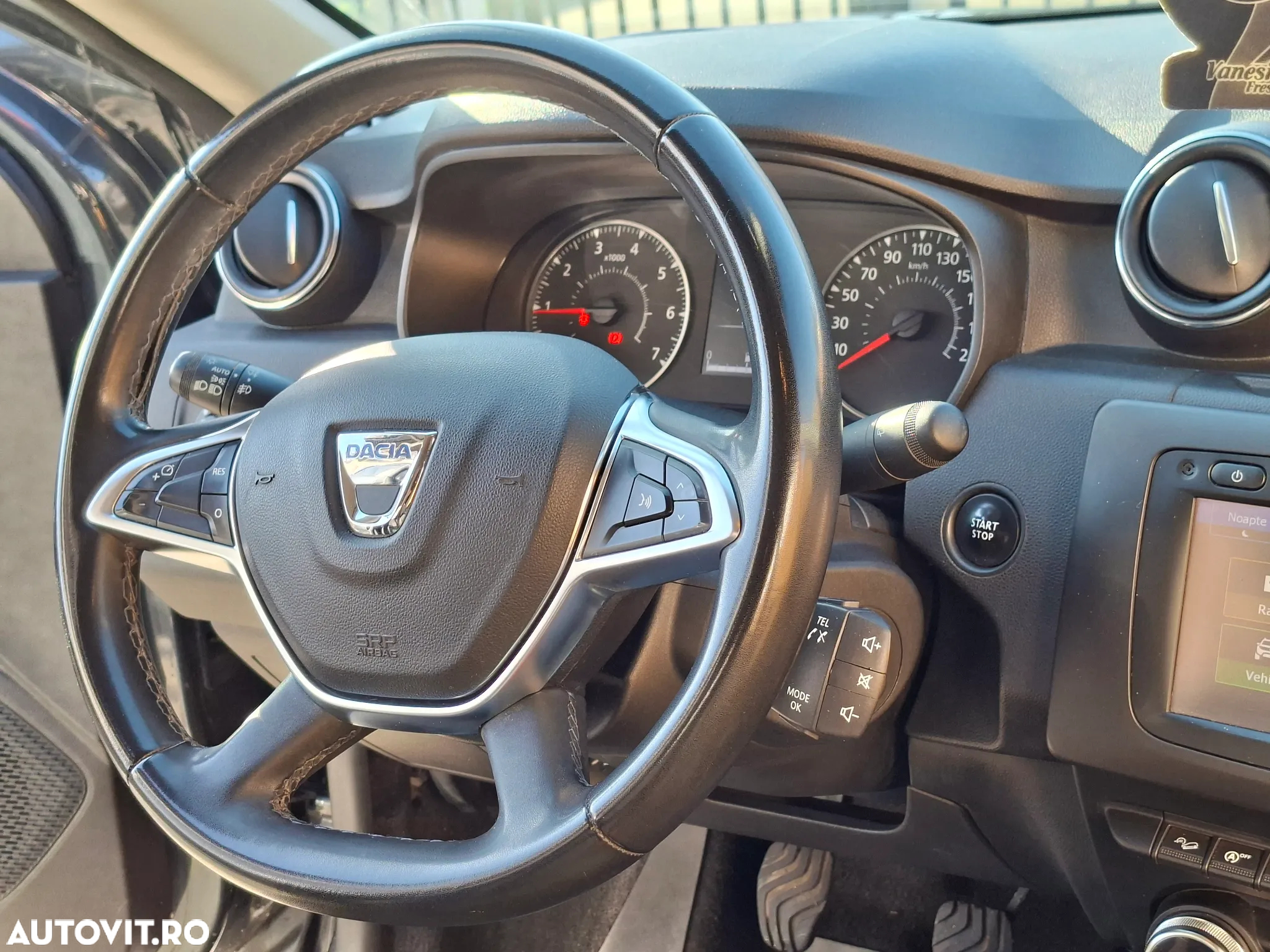 Dacia Duster 1.5 dCi 4WD Prestige jante 17" - 26