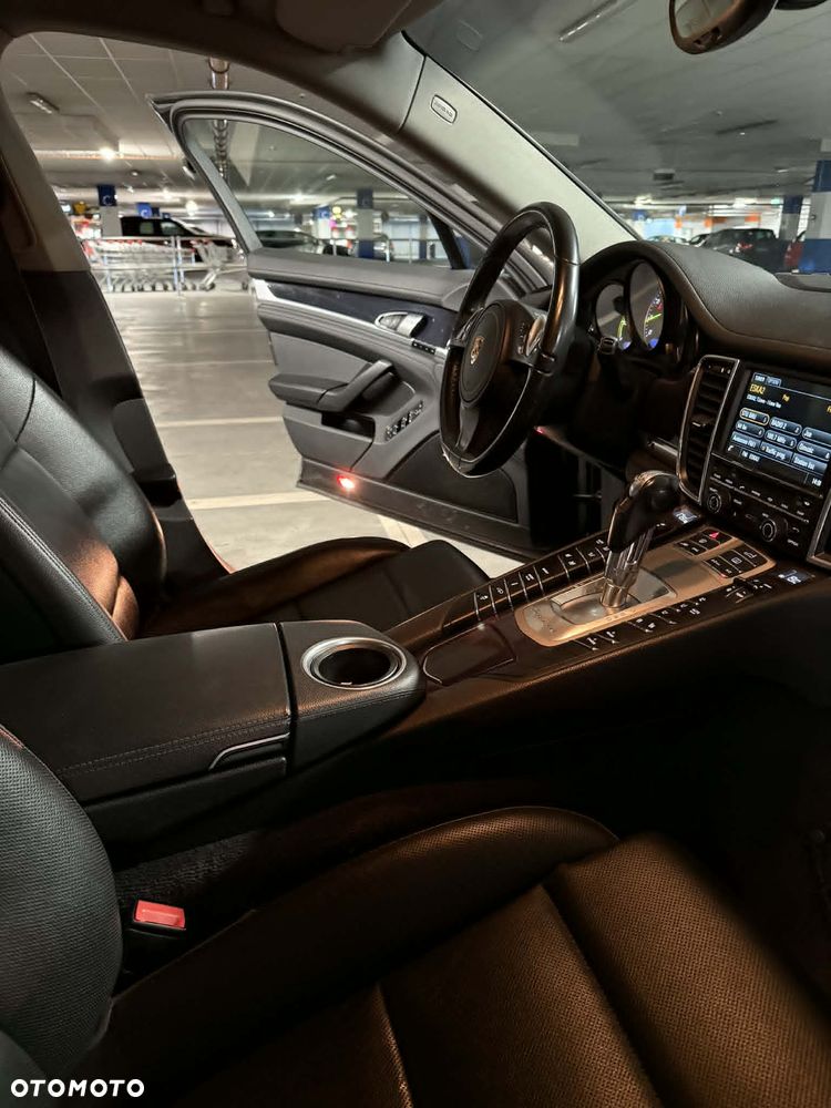 Porsche Panamera - 14