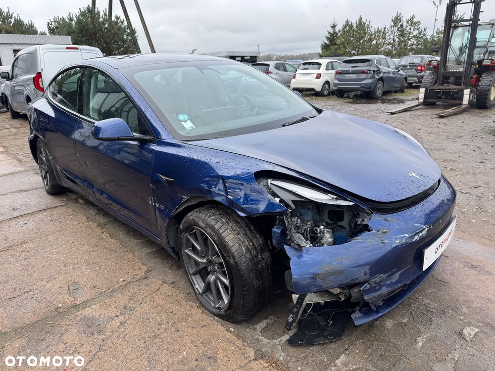 Tesla Model 3 Standard Range Plus - 4