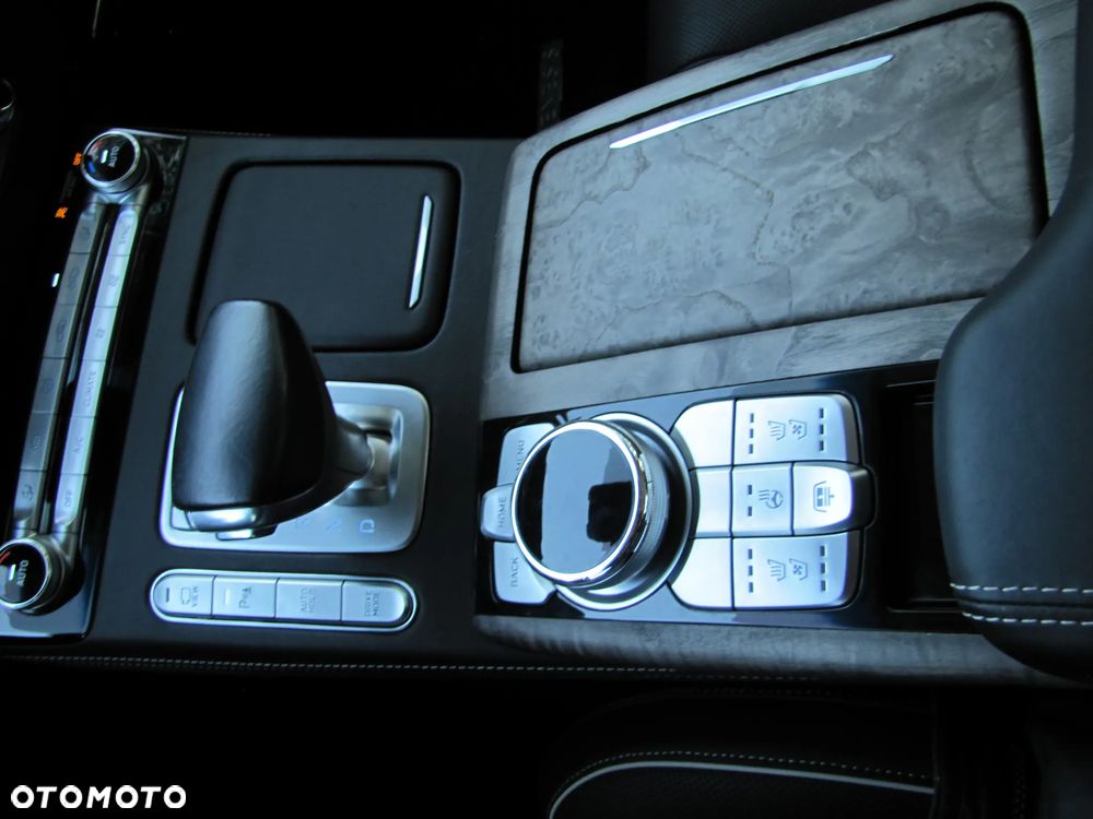 Genesis G90 - 19