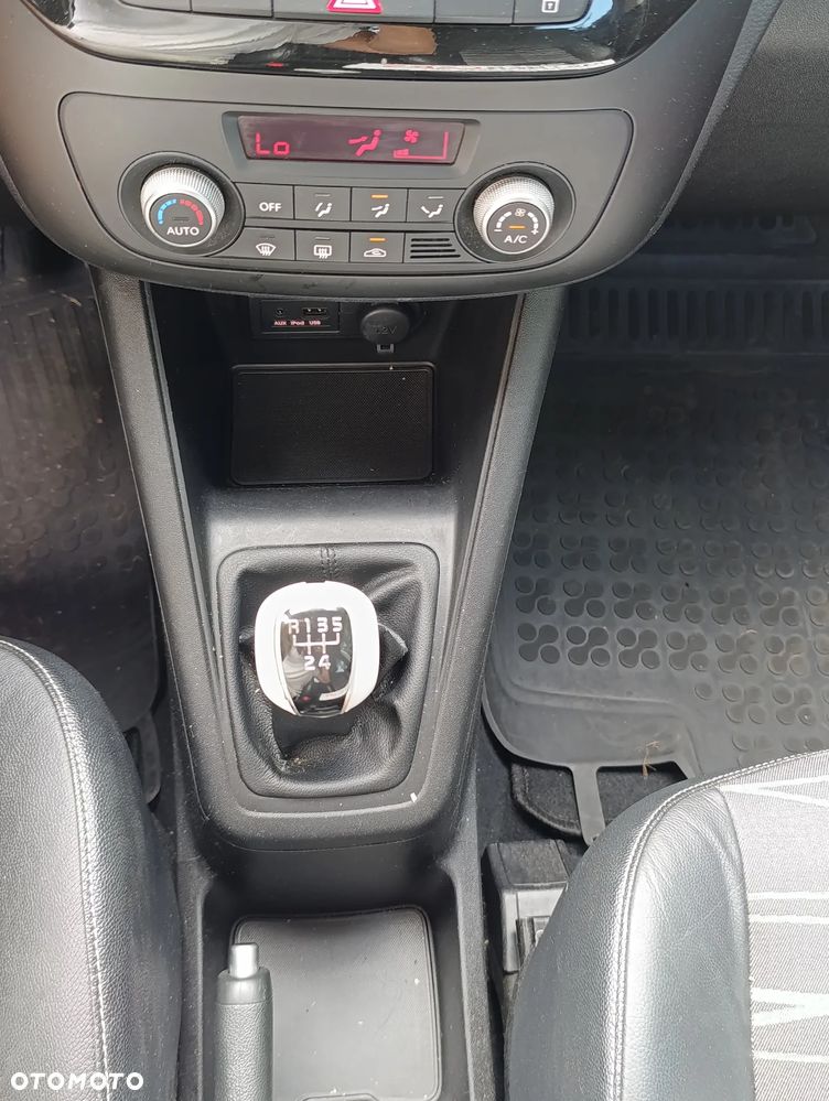 Kia Venga 1.4 CVVT Attract - 11