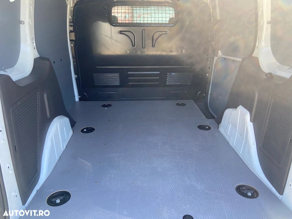 Ford Transit Connect - 20