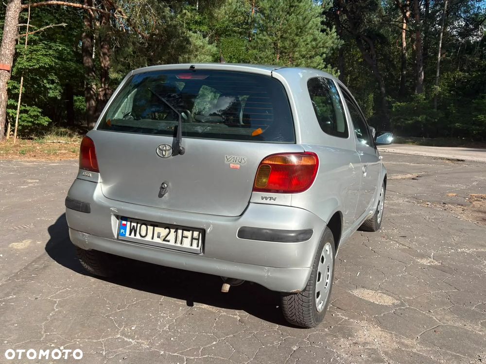 Toyota Yaris - 4