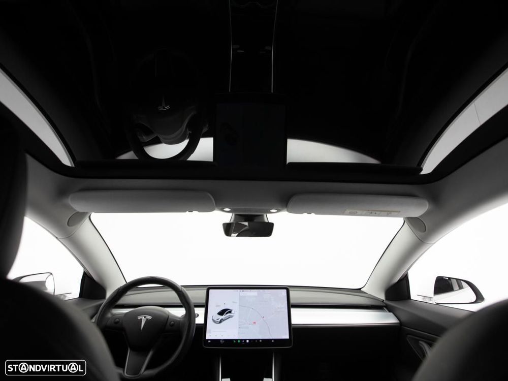 Tesla Model 3 - 7
