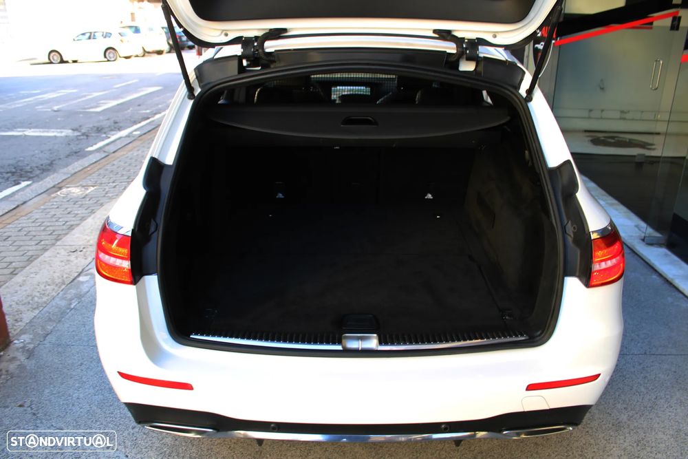Mercedes-Benz E 220 d 4Matic 9G-TRONIC AMG Line - 51