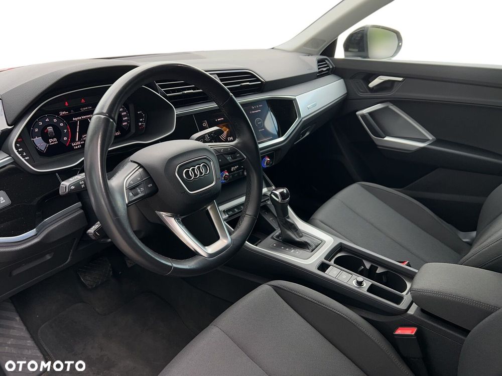 Audi Q3 Sportback - 12