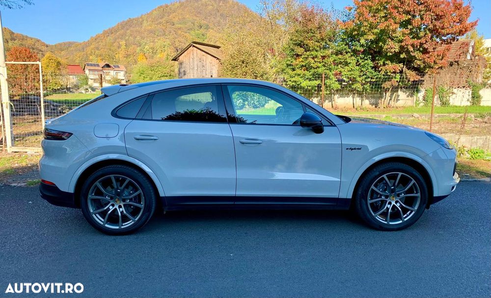 Porsche Cayenne - 25