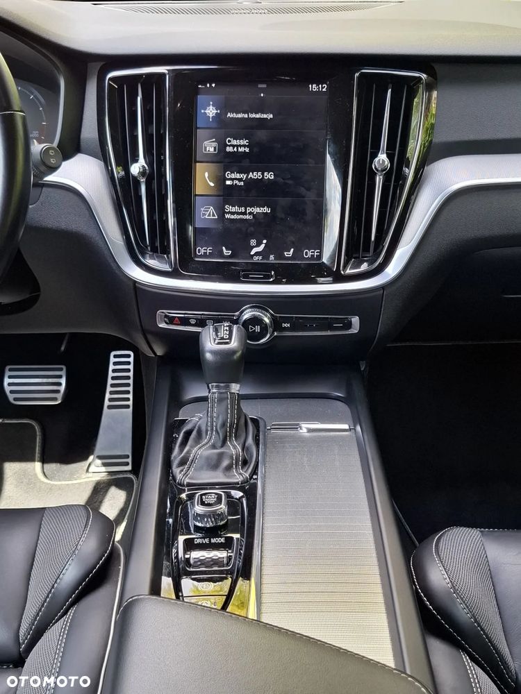 Volvo V60 D3 R-Design - 16