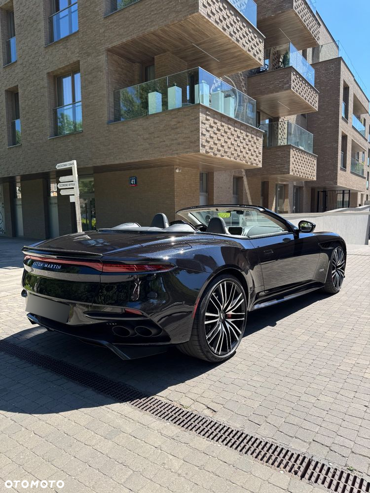 Aston Martin DBS Superleggera - 8