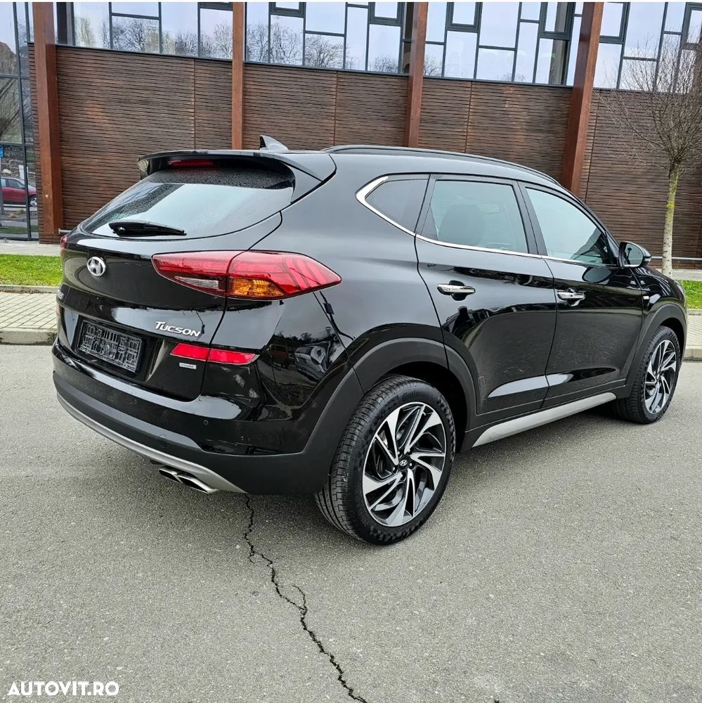 Hyundai Tucson 2.0 CRDI 4WD Automatik Premium - 27