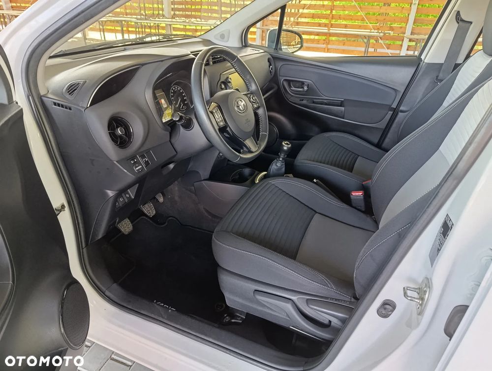 Toyota Yaris - 22
