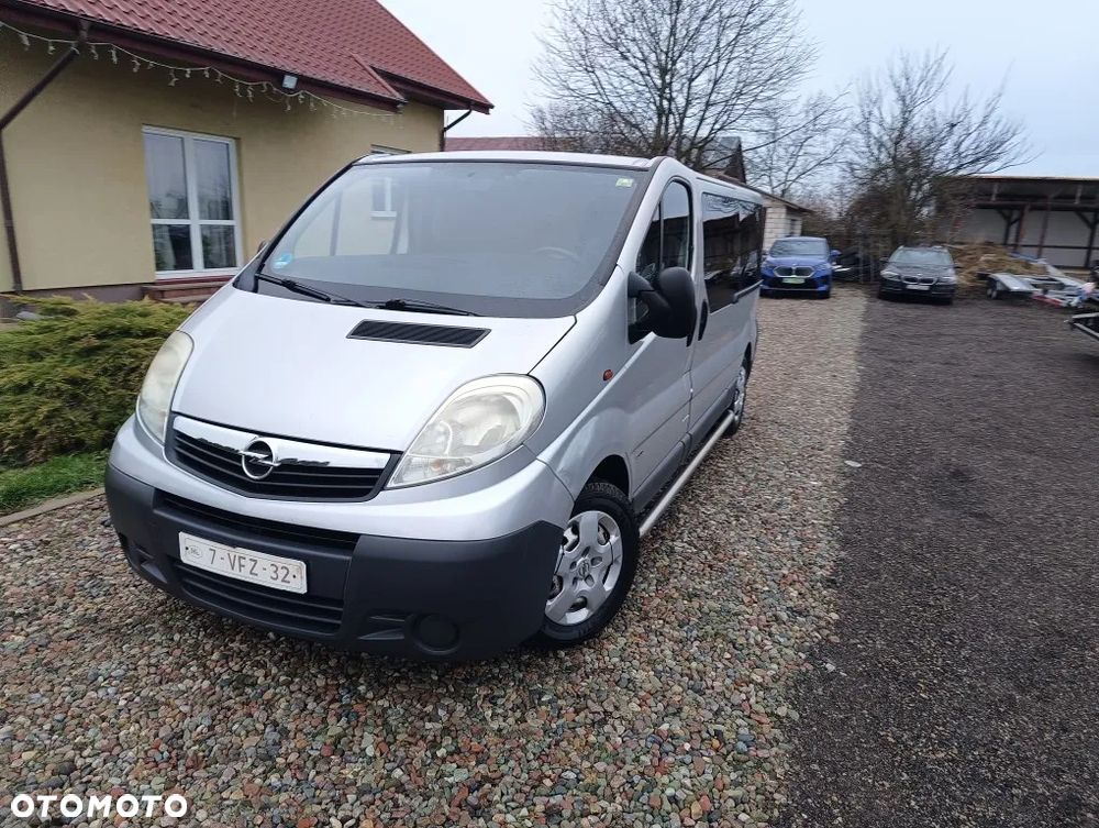 Opel Vivaro - 1