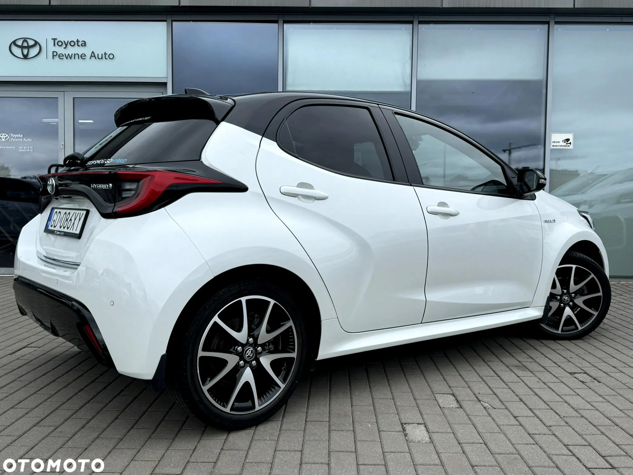 Toyota Yaris Hybrid 1.5 Selection Style - 10