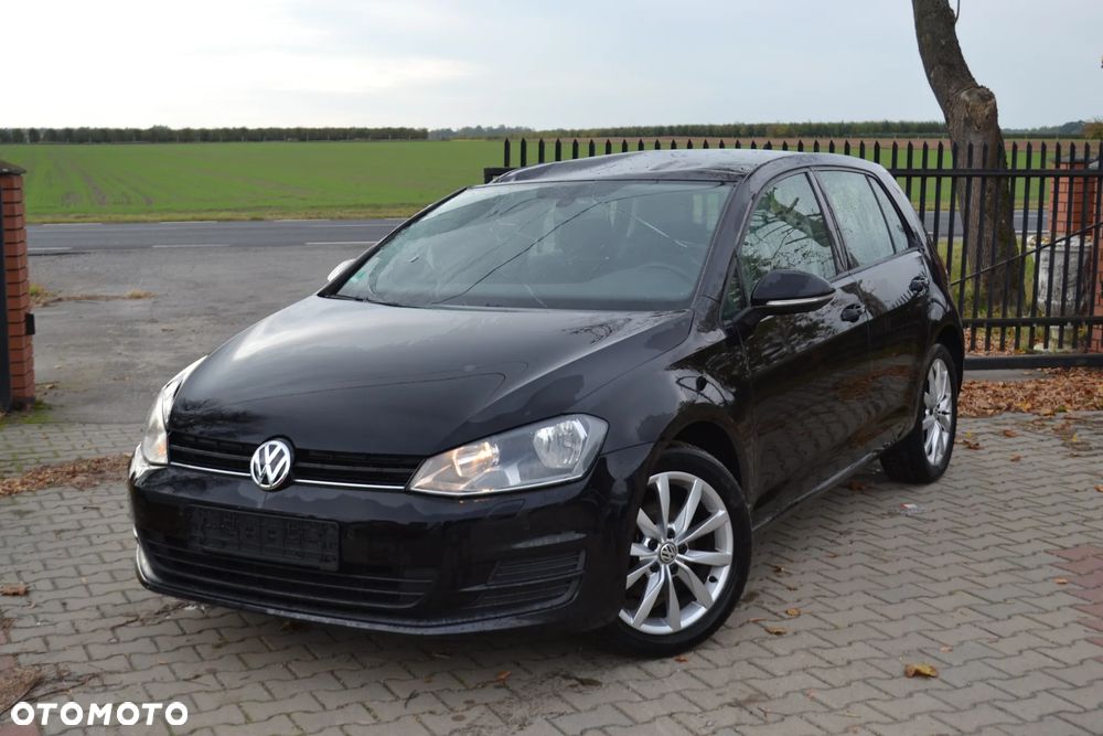 Volkswagen Golf - 1