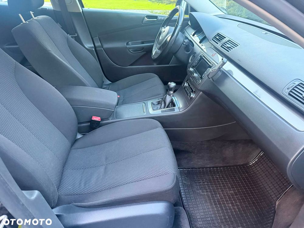 Volkswagen Passat 2.0 Blue TDI DPF Trendline - 19