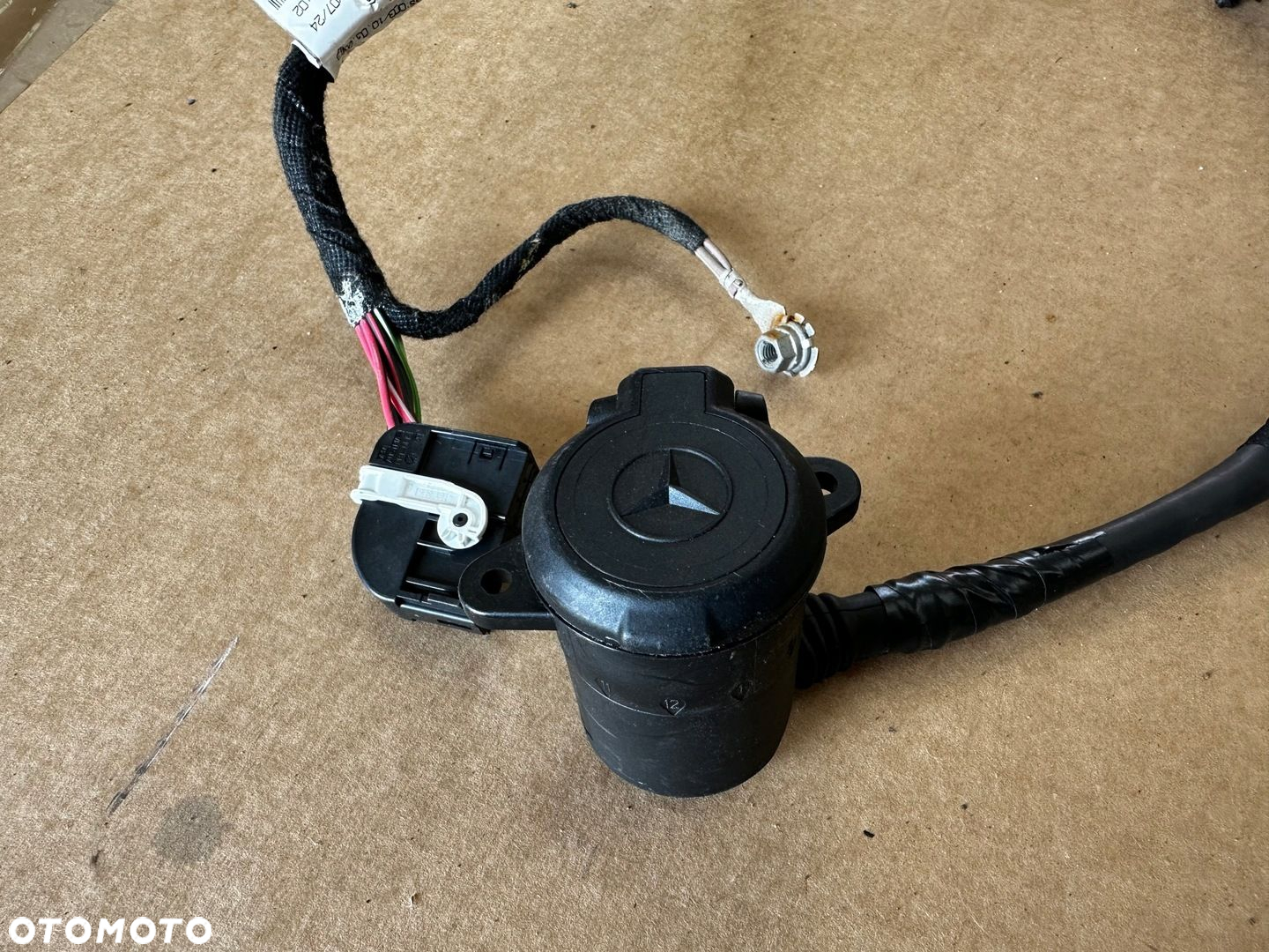MERCEDES GLB INSTALACJA HAK A1775400311 - 2