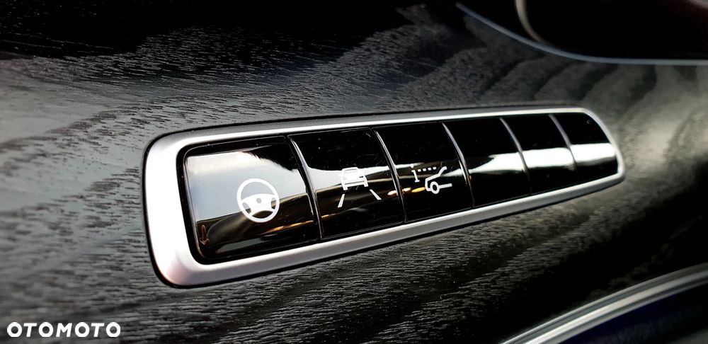 Mercedes-Benz Klasa E 220 d 9G-TRONIC - 29