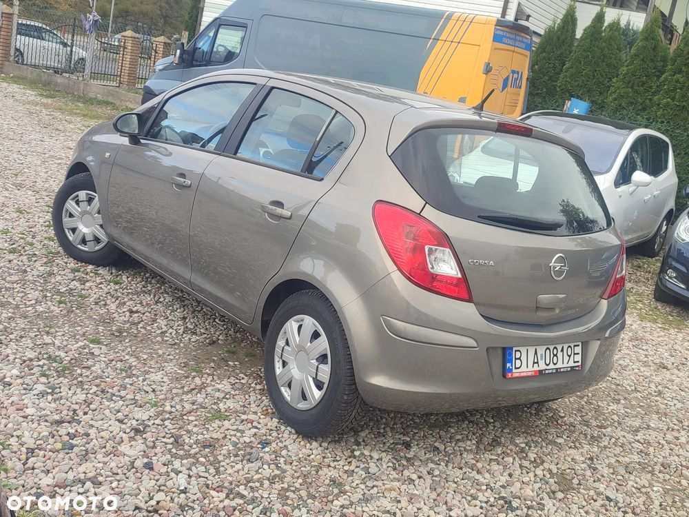 Opel Corsa 2013 photo 2