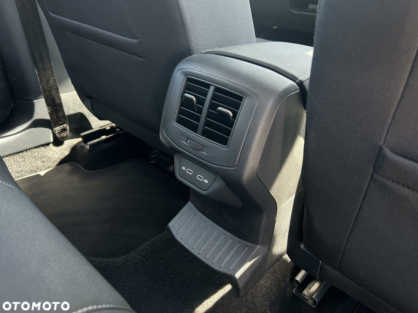 Volkswagen T-Roc 1.5 TSI Style DSG - 14