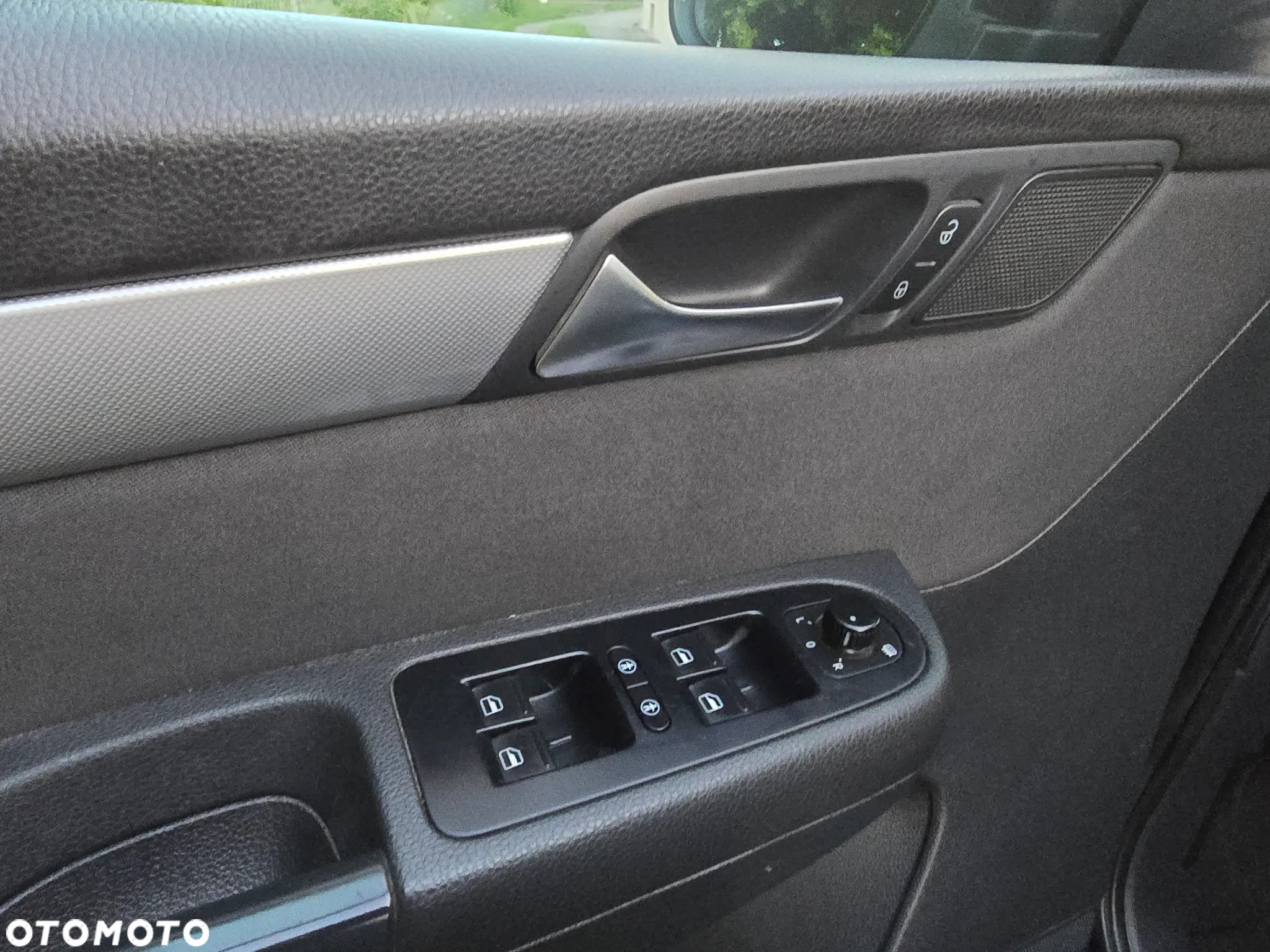 Volkswagen Sharan 2.0 TDI BlueMotion Technology Comfortline - 25