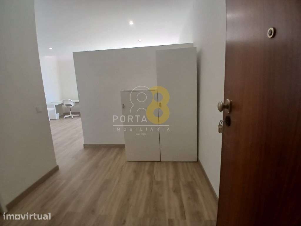 T0 mobilado no centro de Matosinhos com vistas mar - Grande imagem: 5/20