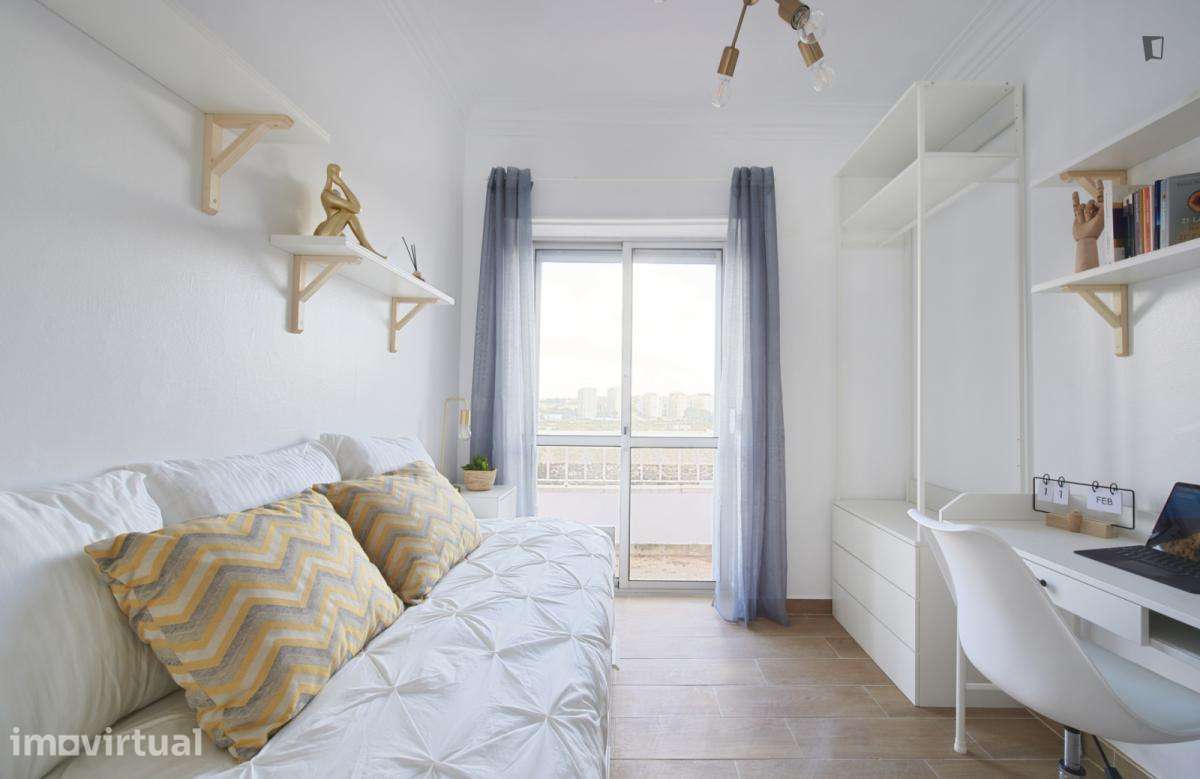 Quarto - localizado em Amadora Lisbon - Grande imagem: 4/31