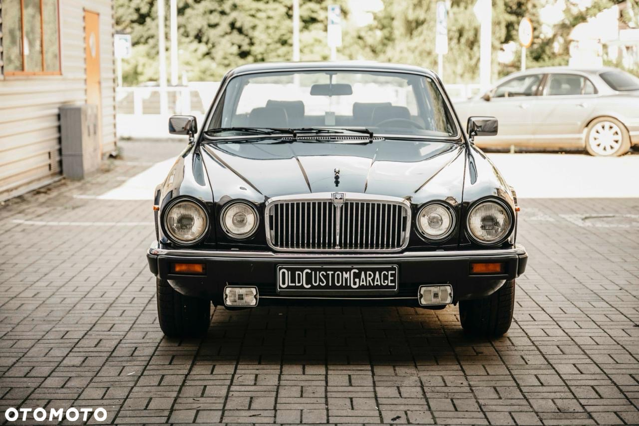 Jaguar XJ XJ12 6.0i - 5