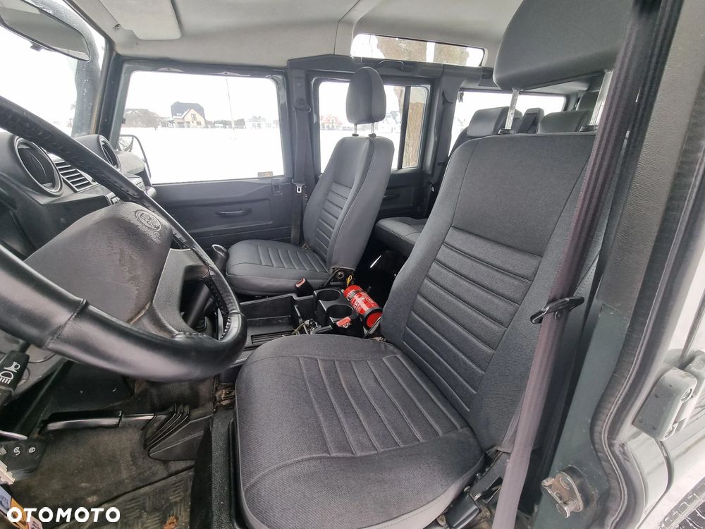 Land Rover Defender - 10