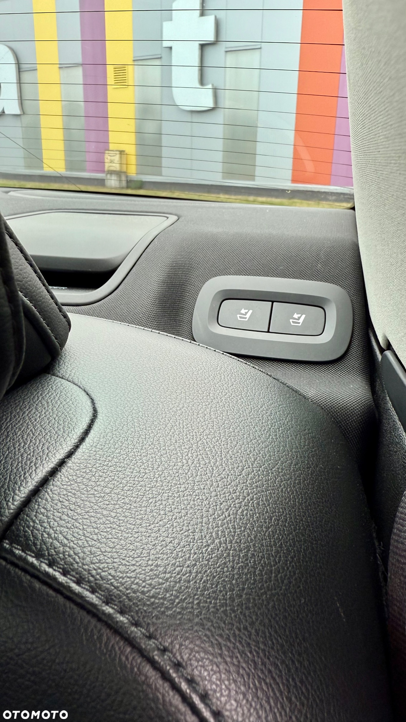 Volvo S60 T6 AWD Momentum Pro - 23