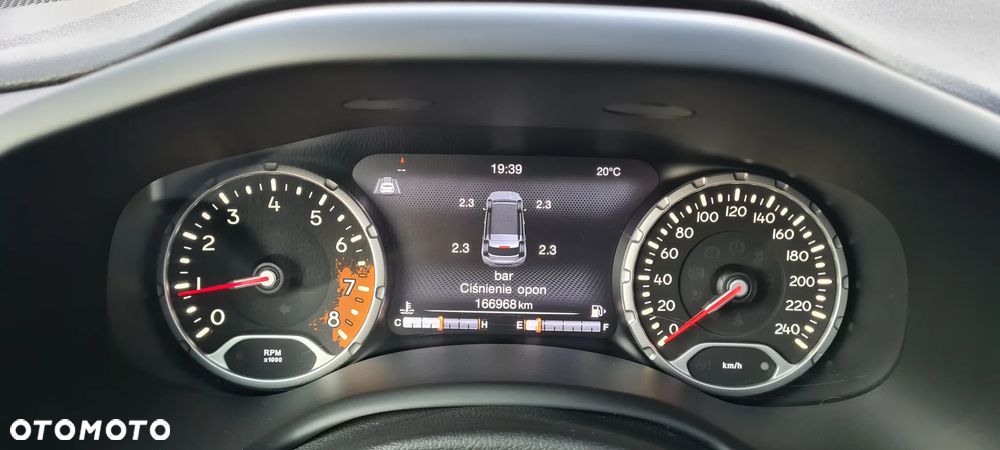 Jeep Renegade 1.4 MultiAir Limited FWD S&S - 28