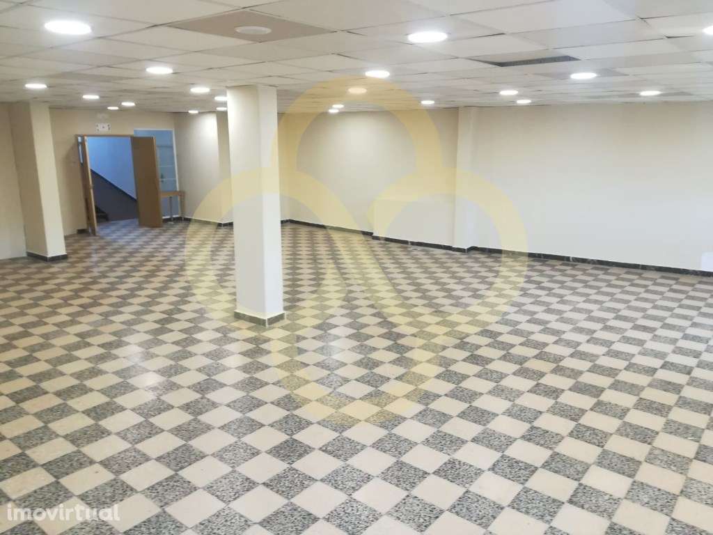 Loja em frente ao Hospital LUZ, Amadora - Grande imagem: 3/15