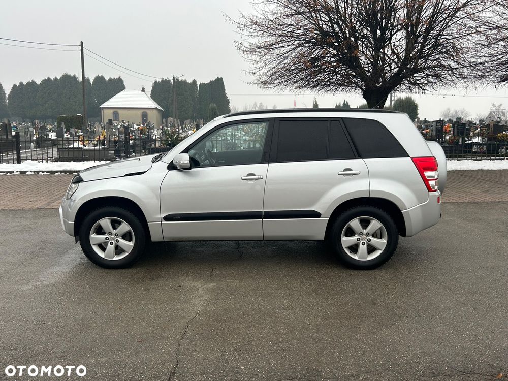 Suzuki Grand Vitara 2.0 - 16