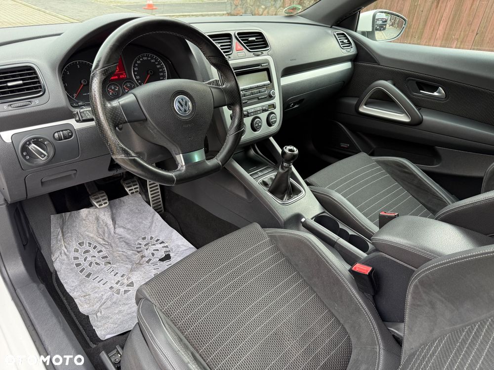 Volkswagen Scirocco 2.0 TDI Blue Motion Technologie Edition - 11