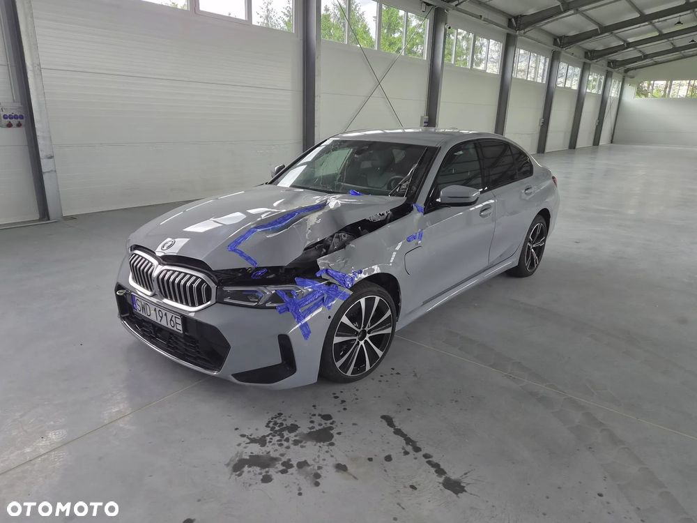 BMW Seria 3 330e xDrive M Sport - 1
